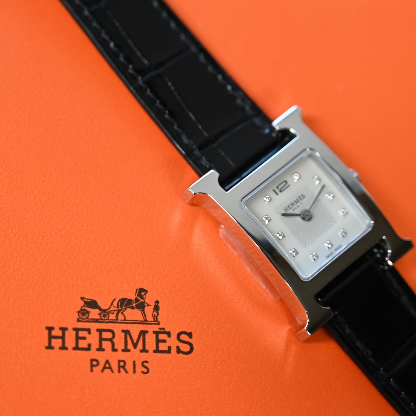 【HERMES】エルメス　Hウオッチ　シェル11Pダイヤ　HH1.210.290　